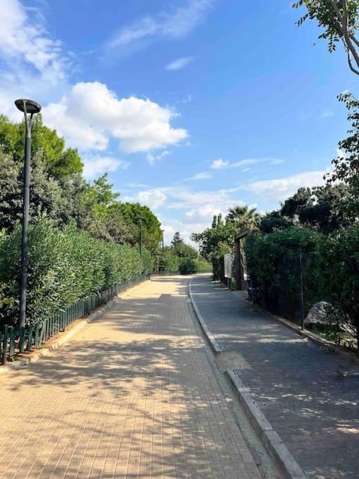 Metropolitan Prestigious 2 Bedroom Luxury Apartment *